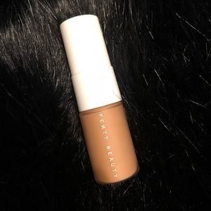 Fenty Beauty Pro Filt’r Soft Matte Foundation #340
